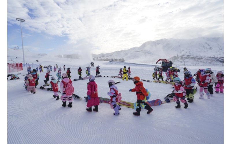 财经聚焦丨北方多地开启冰雪假期 溢出效应持续释放